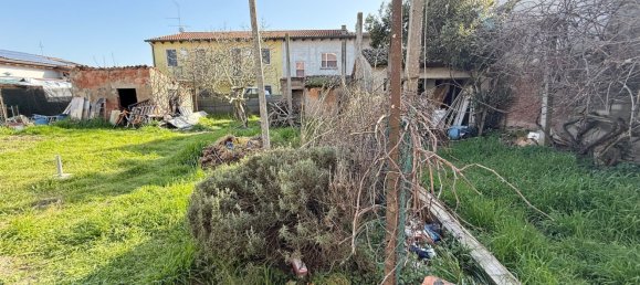 Casa de 6 habitaciónes en Ostiglia, Italy No. 3983 3