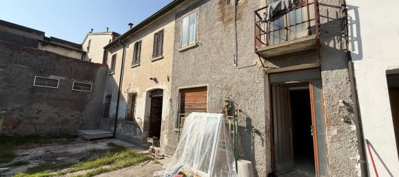 Casa de 6 habitaciónes en Ostiglia, Italy No. 3983 4