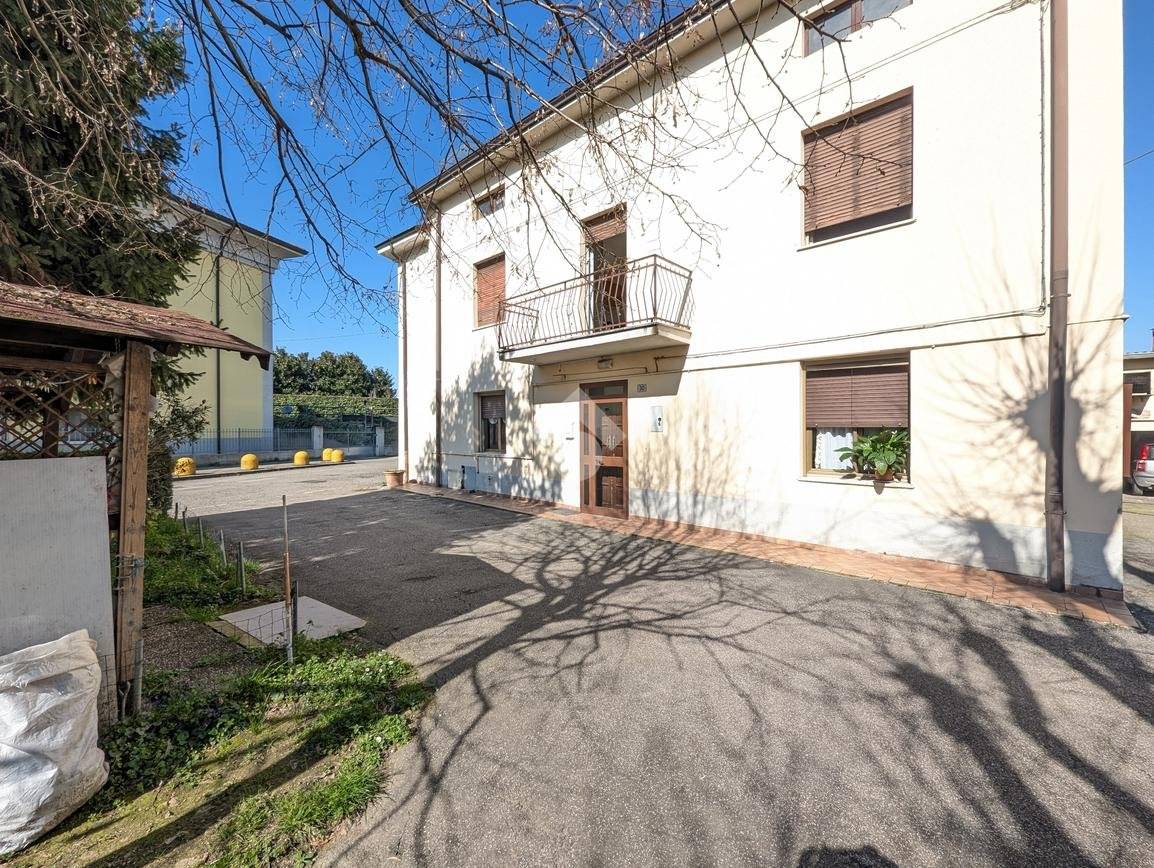 6 bedrooms House in Gattatico, Italy No. 184105