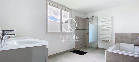 4 bedrooms Villa in Rhone, France No. 346410 16