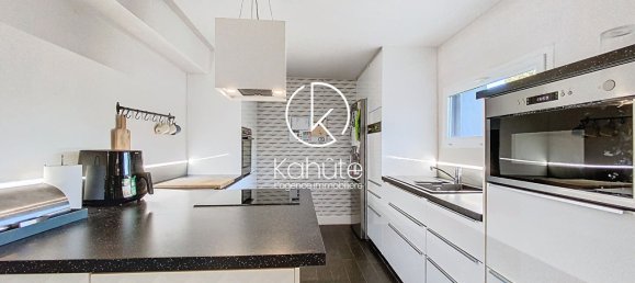 4 bedrooms Villa in Rhone, France No. 346410 11