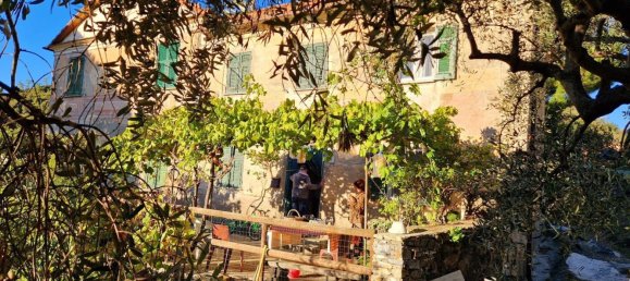 7غرفة منزل في Castiglione Chiavarese, Italy رقم 134477 2