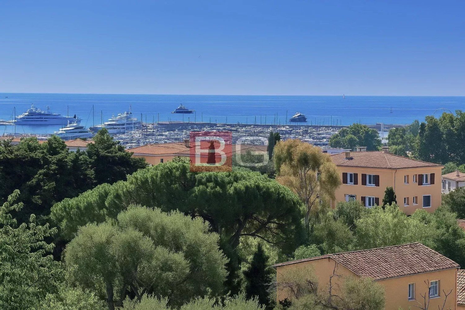 2 bedrooms Apartment in Antibes, France No. 293067