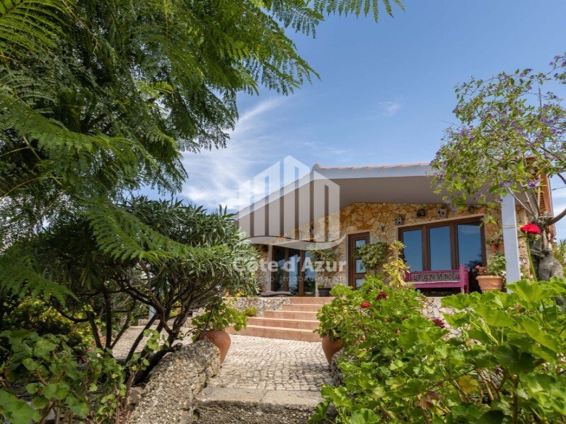 6 bedrooms Land in Setubal, Portugal No. 126541