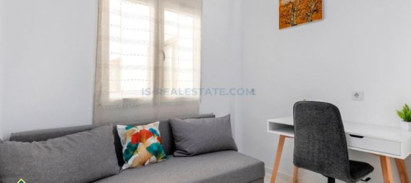 Apartamento de 3 dormitorios en Torrevieja, Spain No. 94349 4