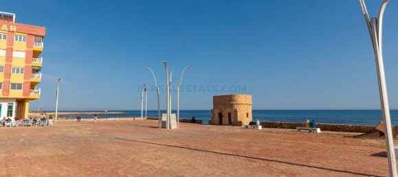 Apartamento de 3 dormitorios en Torrevieja, Spain No. 94349 3