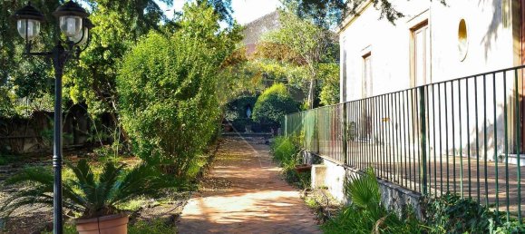 5 rooms Building in Zafferana Etnea, Italy No. 55714 2