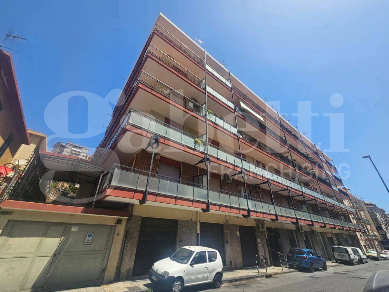 2-Zimmer Gewerbliche Immobilie in Messina, Italy, Nr. 265876