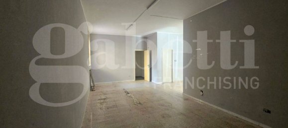 2-Zimmer Gewerbliche Immobilie in Messina, Italy, Nr. 265876 3