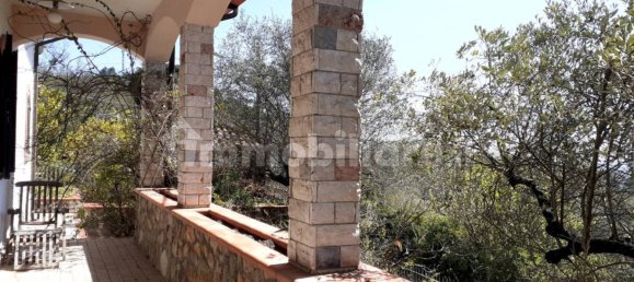 Villa de 4 dormitorios en Castelnuovo Magra, Italy No. 261802 3