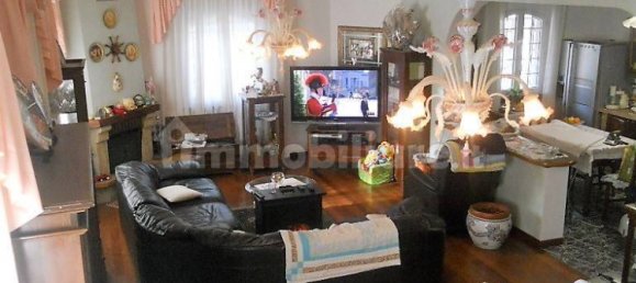 Villa de 4 dormitorios en Castelnuovo Magra, Italy No. 261802 12