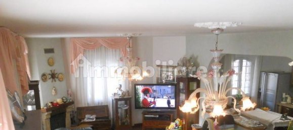 Villa de 4 dormitorios en Castelnuovo Magra, Italy No. 261802 15