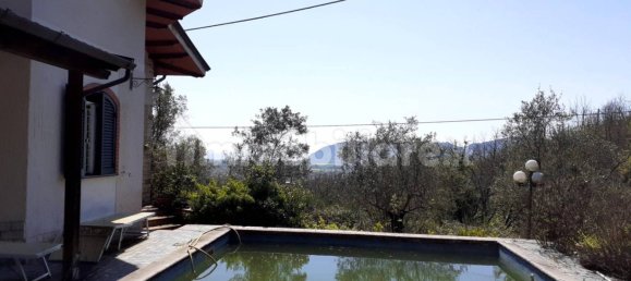 Villa de 4 dormitorios en Castelnuovo Magra, Italy No. 261802 8