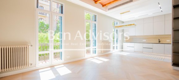 3 bedrooms Apartment in Eixample, Spain No. 79373 2