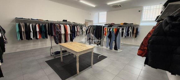  مكتب في Forlì, Italy 250متر مربع رقم 309940 17