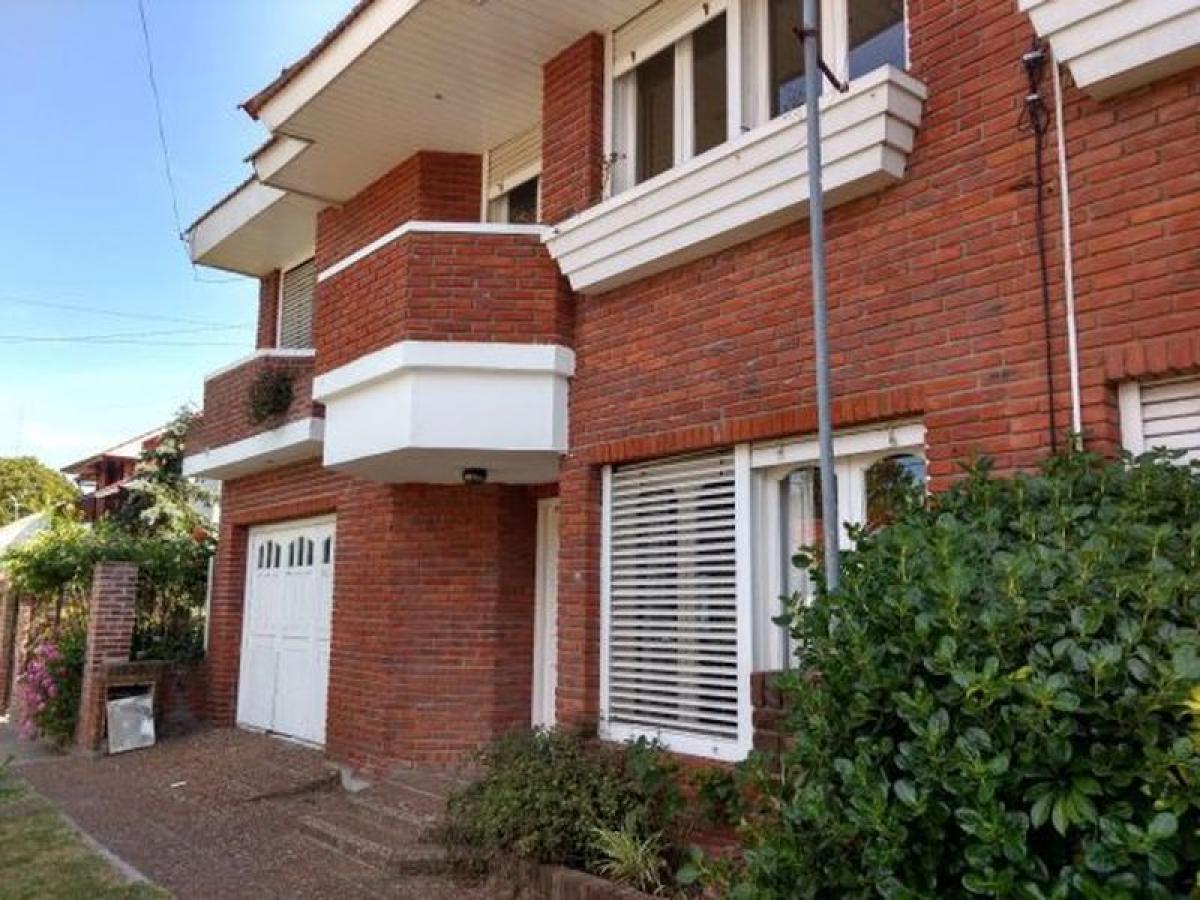 4 bedrooms Apartment in Mar del Plata, Argentina No. 83484