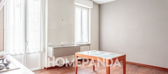 2-salle Appartement à Milan, Italy No. 246122 4