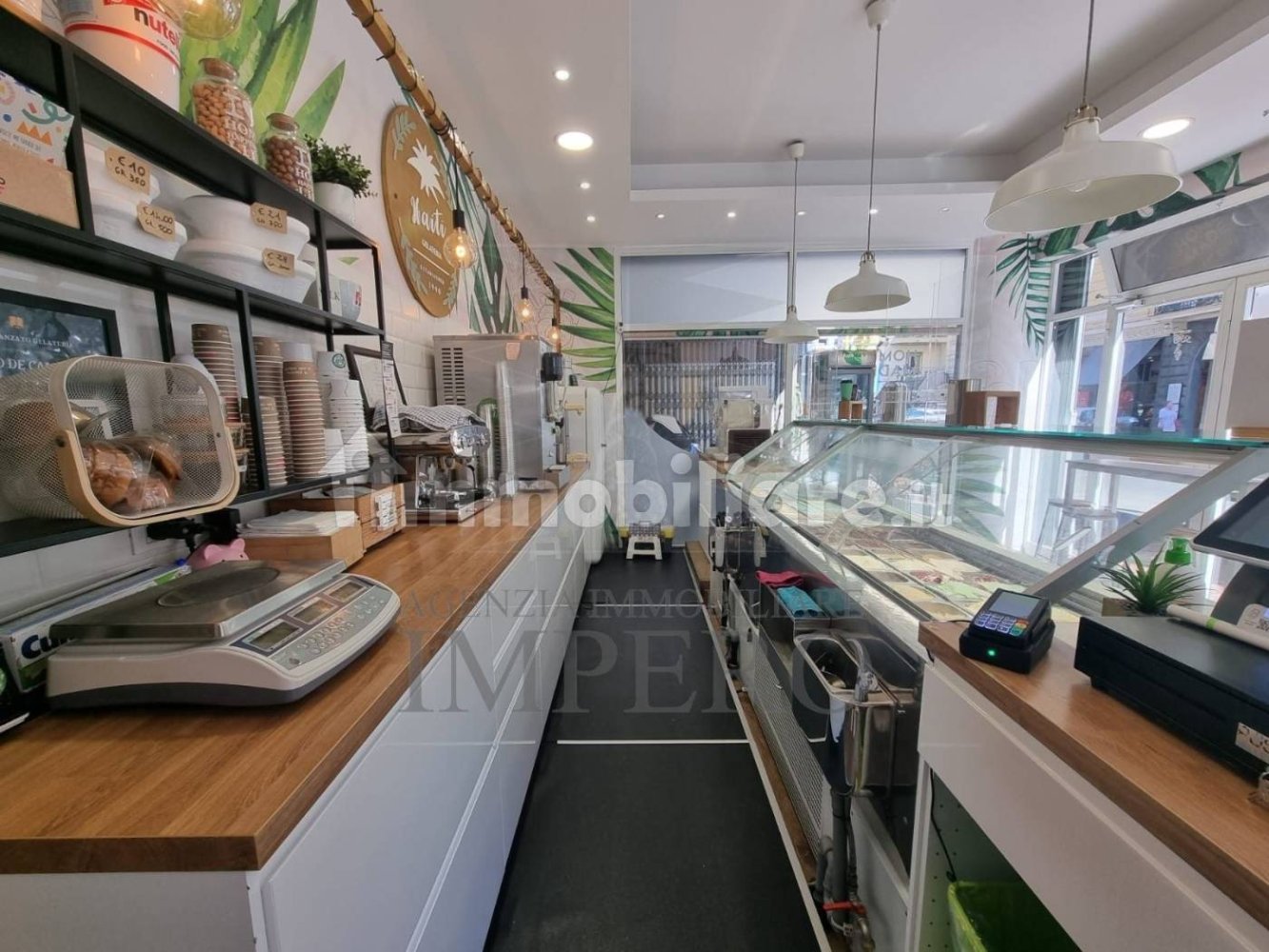 2غرفة عقار تجاري في Ventimiglia, Italy رقم 329964