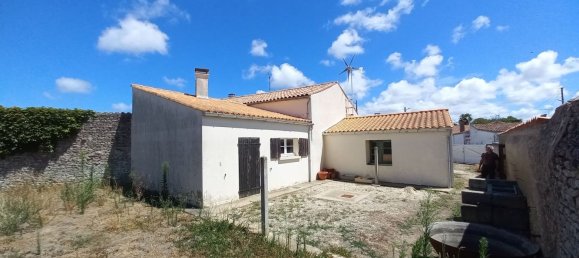 2 bedrooms House in Saint-Georges-d'Oleron, France No. 97735 3