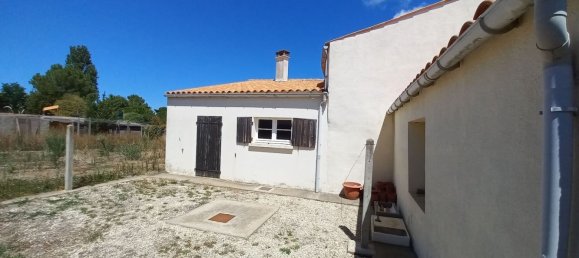 2 bedrooms House in Saint-Georges-d'Oleron, France No. 97735 2