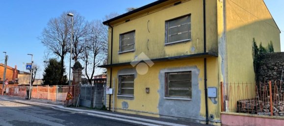 Дом с 8 комнатами в Альбаредо д’Адидже, Италия № 114208 3