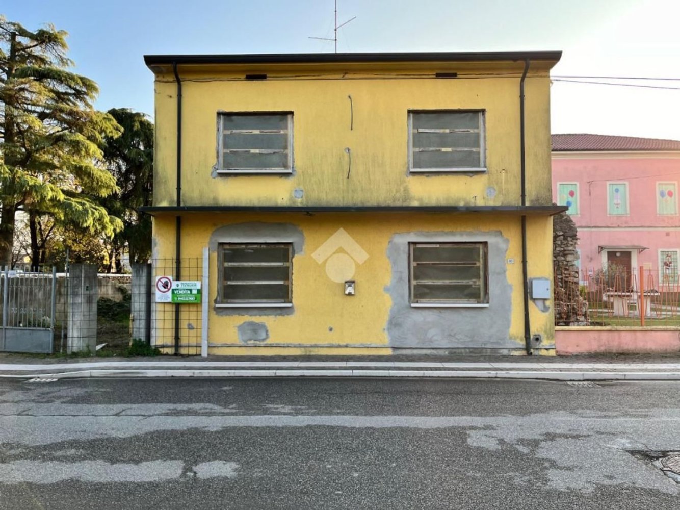 Дом с 8 комнатами в Альбаредо д’Адидже, Италия № 114208