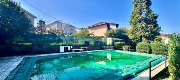 2-salle Appartement à Desenzano del Garda, Italy No. 4213 33