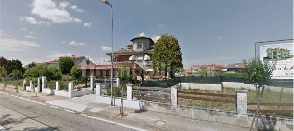 1 bedroom Apartment in Riva presso Chieri, Italy No. 10177 5