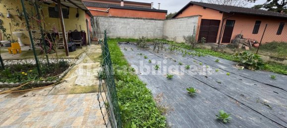 Вилла с 2 спальнями в Мортара, Италия № 233462 6