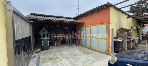 Вилла с 2 спальнями в Мортара, Италия № 233462 3