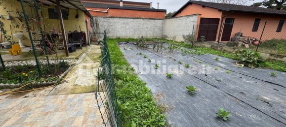 Вилла с 2 спальнями в Мортара, Италия № 233462 45