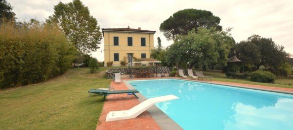 12 rooms Villa in Lucca, Italy No. 155135 2