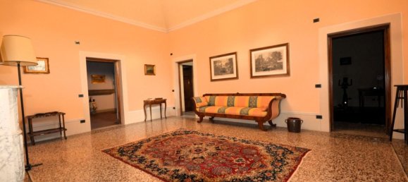 12 rooms Villa in Lucca, Italy No. 155135 3