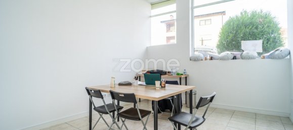 Propriété commerciale à Paredes, Portugal 145m² No. 14371 14