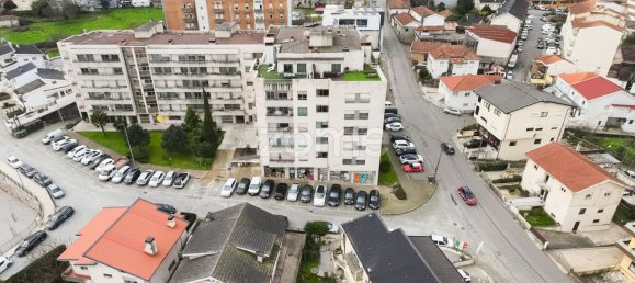 Propriété commerciale à Paredes, Portugal 145m² No. 14371 20