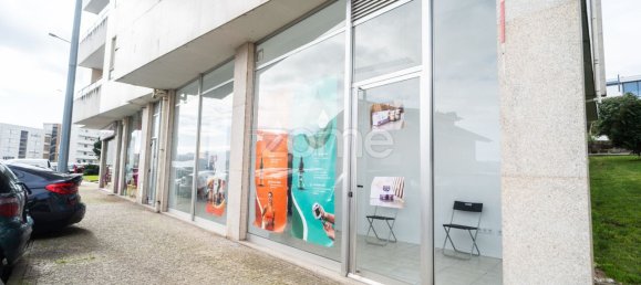 Propriété commerciale à Paredes, Portugal 145m² No. 14371 3