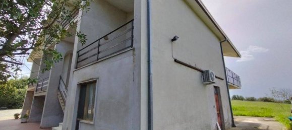 4 bedrooms House in Giuliano Teatino, Italy No. 284137 6