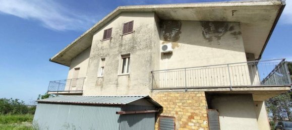 4 bedrooms House in Giuliano Teatino, Italy No. 284137 18