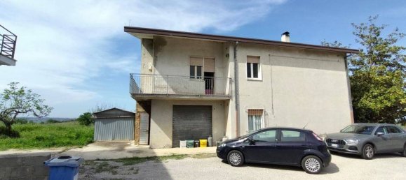 4 bedrooms House in Giuliano Teatino, Italy No. 284137 4