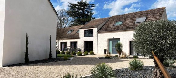 Casa de 5 dormitorios en Saint-Hilaire-Saint-Mesmin, France No. 71235 2