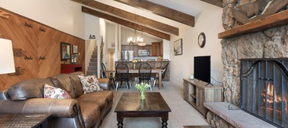 4 bedrooms Cafe / restaurant in Avon, USA No. 560274 2