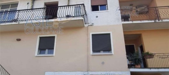4 rooms Apartment in Brescia, Italy No. 7103 2