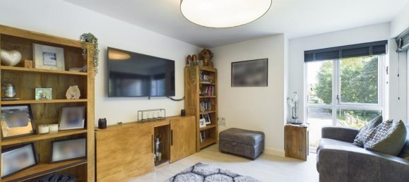 2 Schlafzimmer Wohnung in Bordon, United Kingdom, Nr. 13844 5