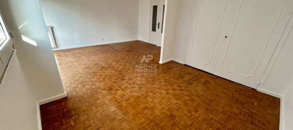 2 chambres Appartement à Poissy, France No. 173004 3