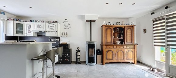 3 bedrooms House in Dreuil-les-Amiens, France No. 281372 3