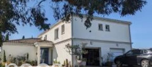 5 bedrooms Villa in Carignan-de-Bordeaux, France No. 319548 2