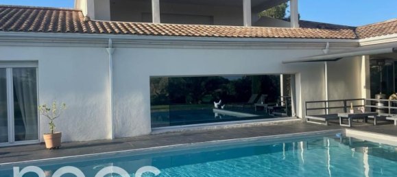 5 bedrooms Villa in Carignan-de-Bordeaux, France No. 319548 4