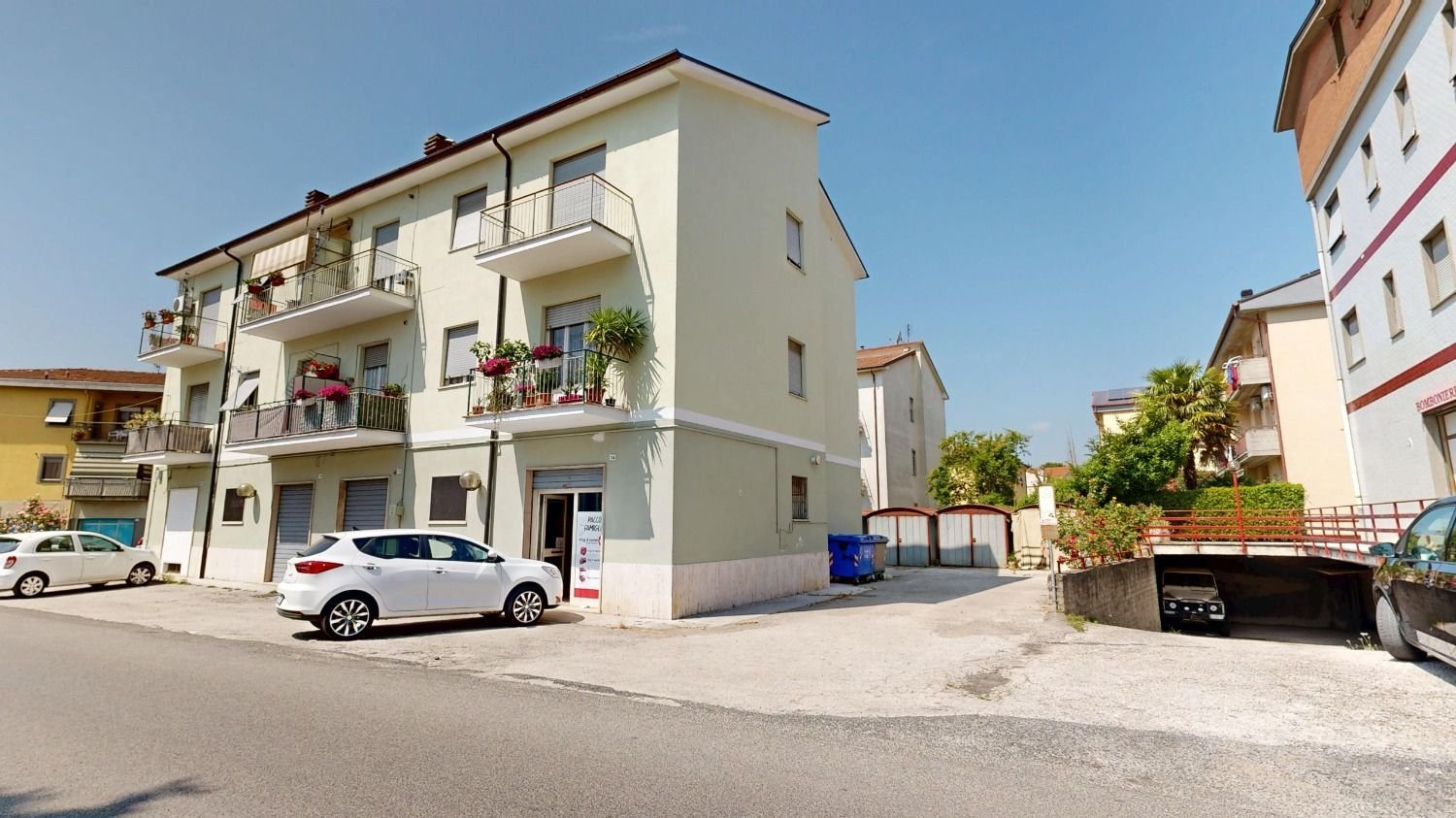 115m² Commercial property in Rieti, Italy No. 289615
