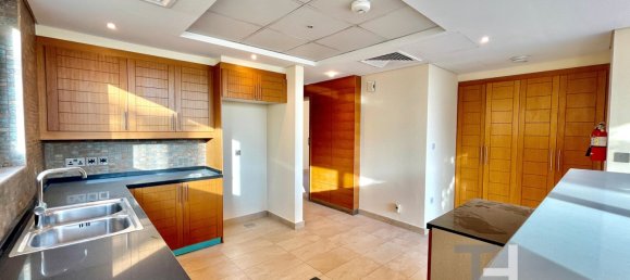 Вилла с 4 спальнями в Jumeirah Park, ОАЭ № 95705 2