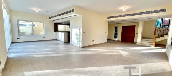 Вилла с 4 спальнями в Jumeirah Park, ОАЭ № 95705 4